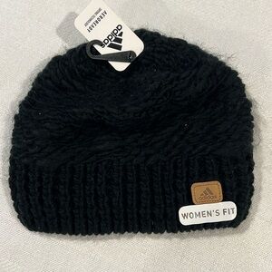 NWT Adidas women knit blk hat